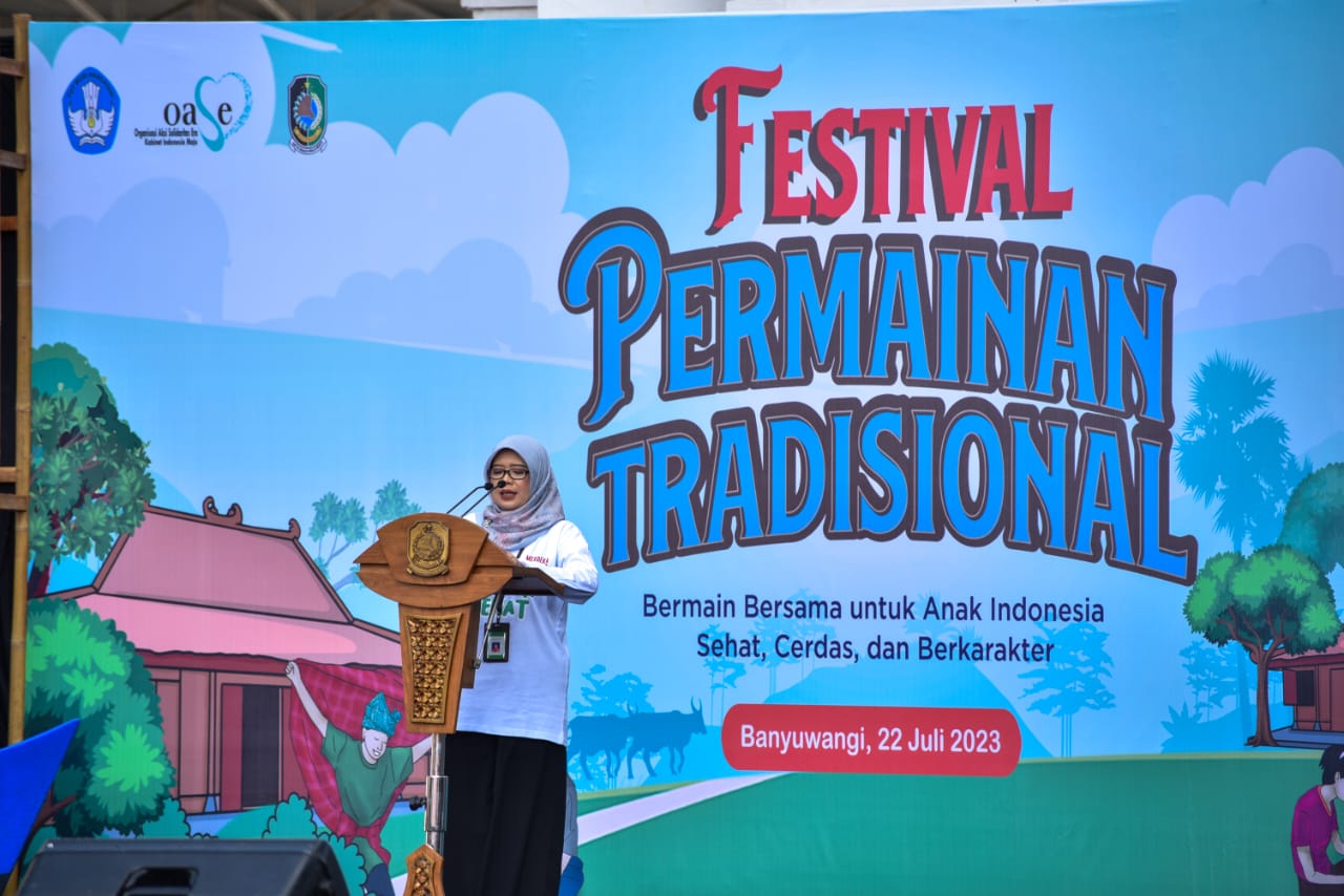 Semarakkan Hari Anak Nasional, Kemendikbudristek Gelar Festival Permainan Tradisional di Ujung Timur Pulau Jawa